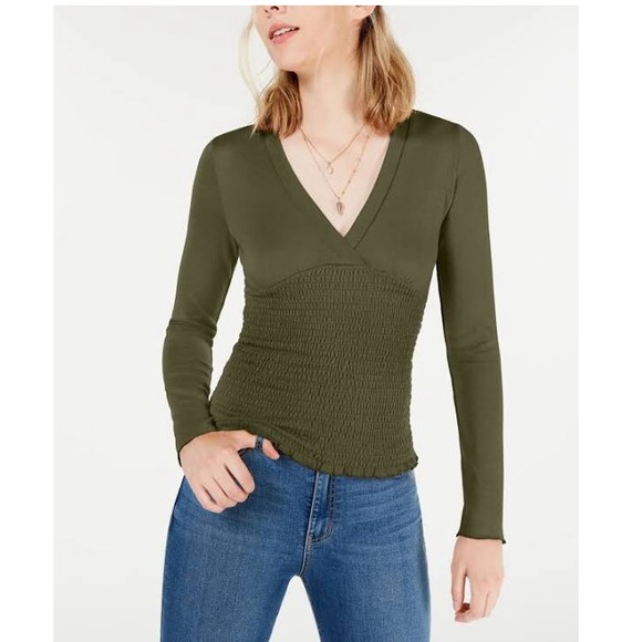 Freshman Tops - NWOT Freshman green vneck knit top